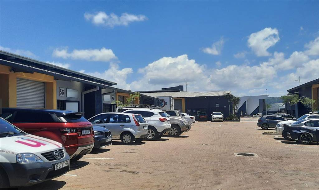 375  m² Industrial space in Cornubia photo number 1