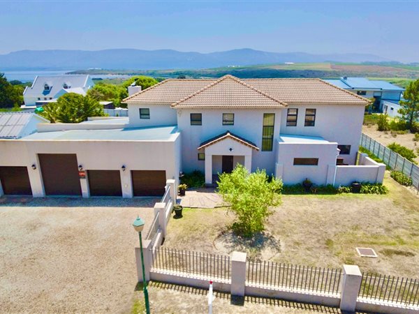 4 Bedroom House 4 Bedroom House