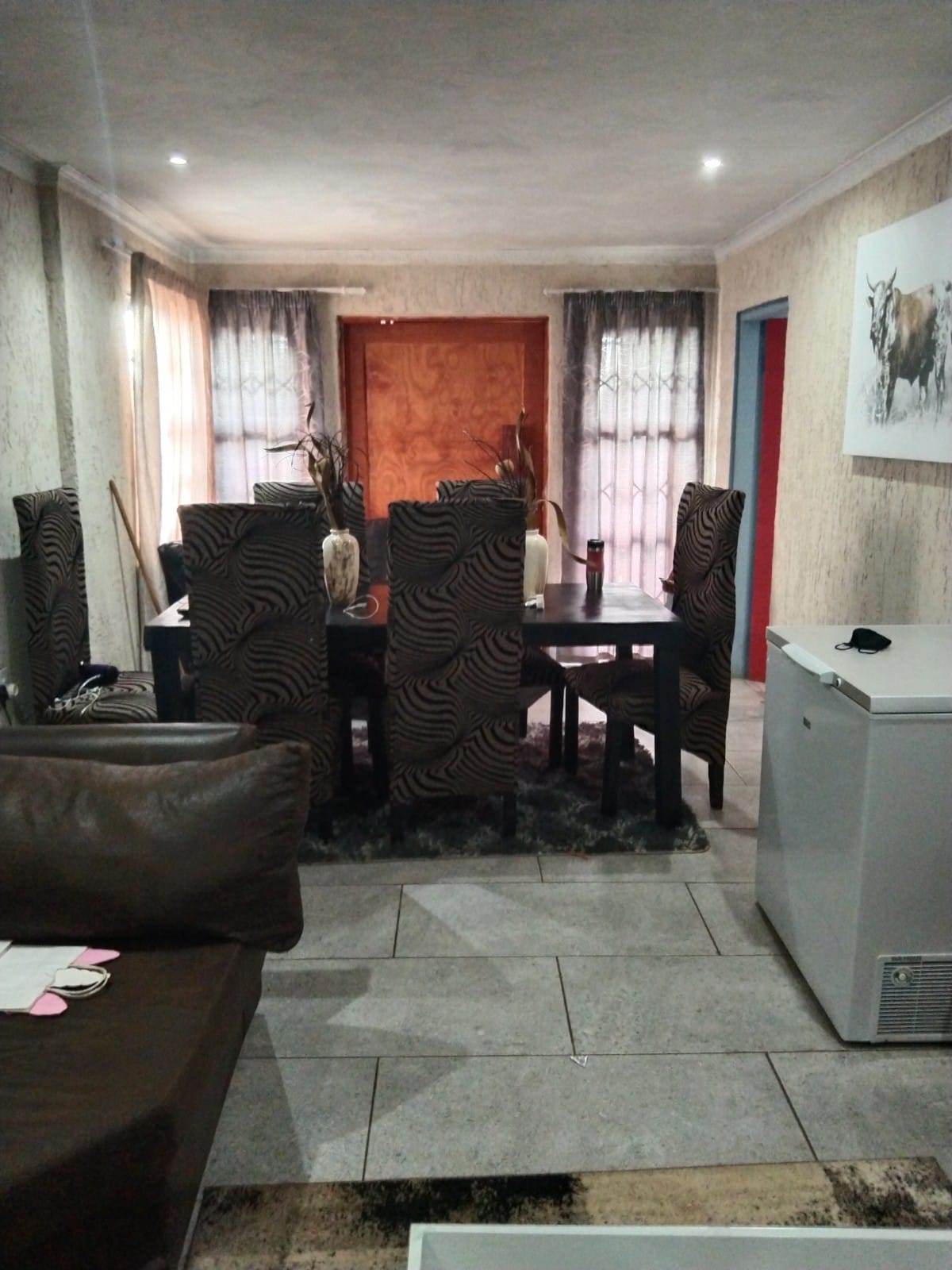 4 Bed House in Katlehong photo number 9