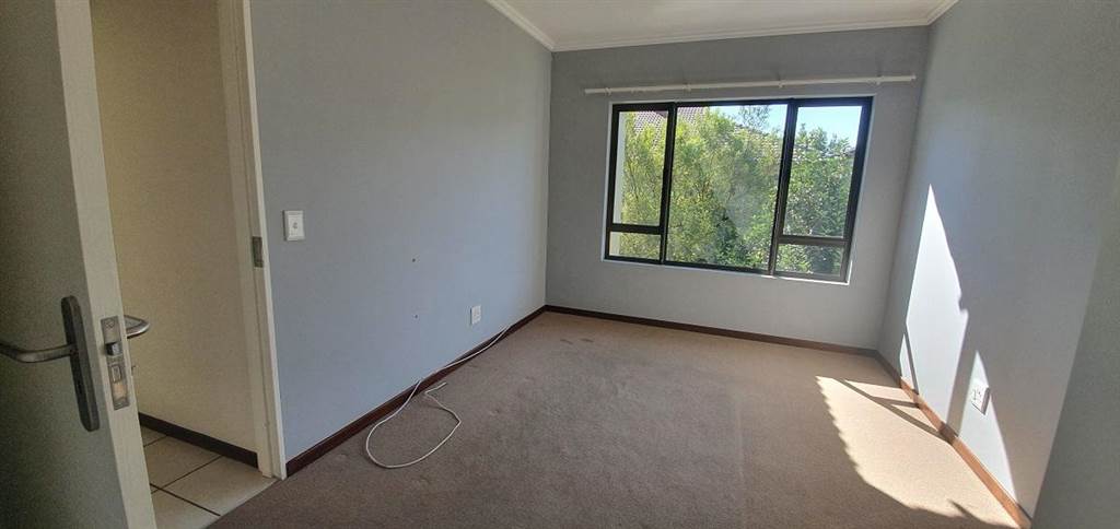 2 Bed Townhouse in Fourways photo number 10