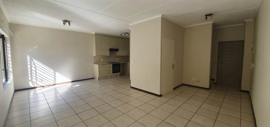 2 Bed Townhouse in Fourways photo number 1