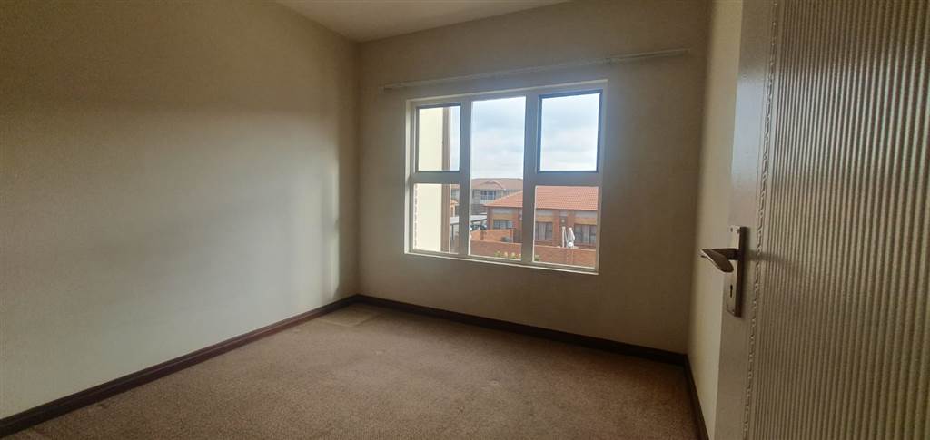 2 Bed Apartment in Brentwood photo number 14