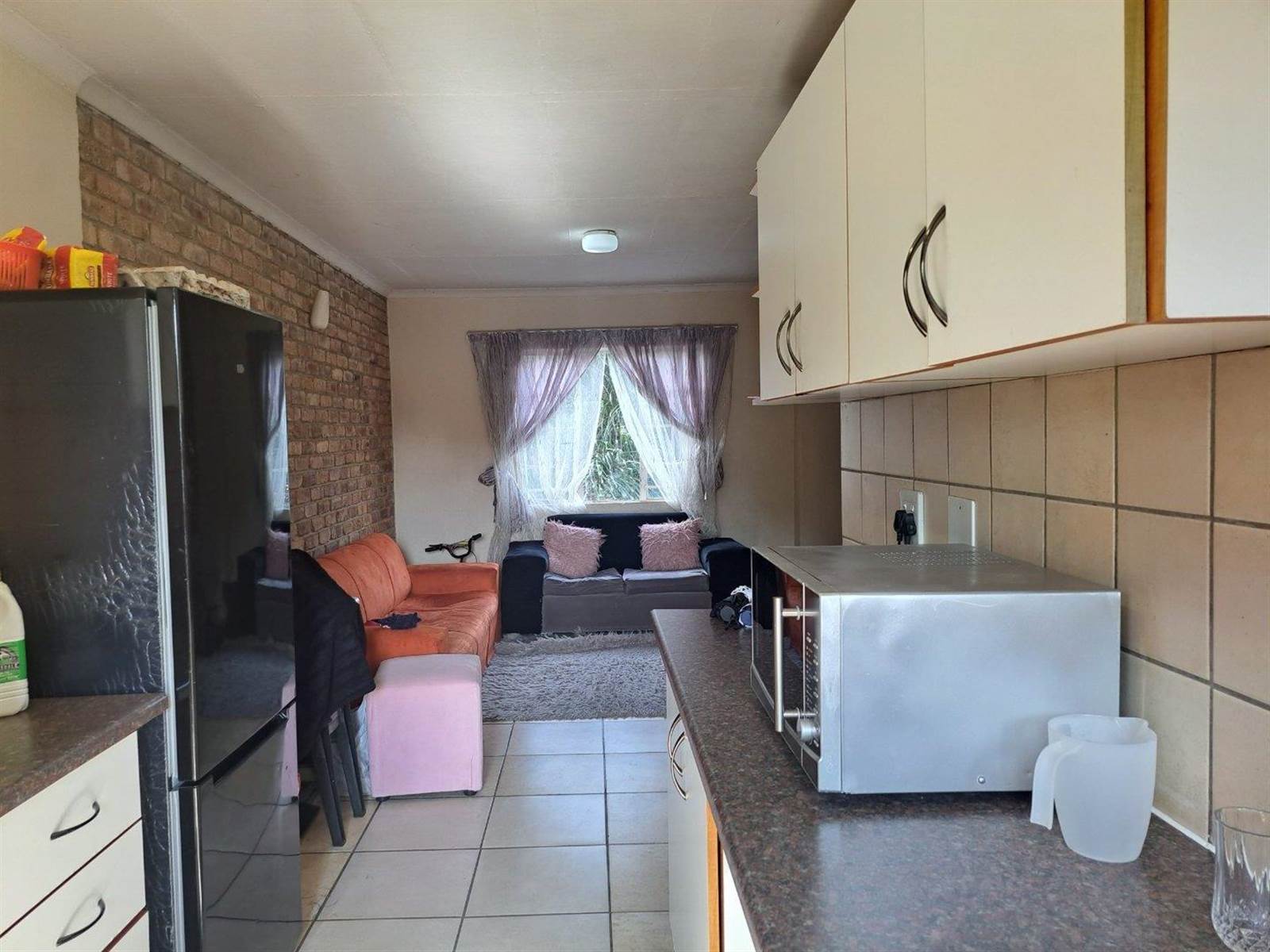 2 Bed Apartment in Pretoria West photo number 10