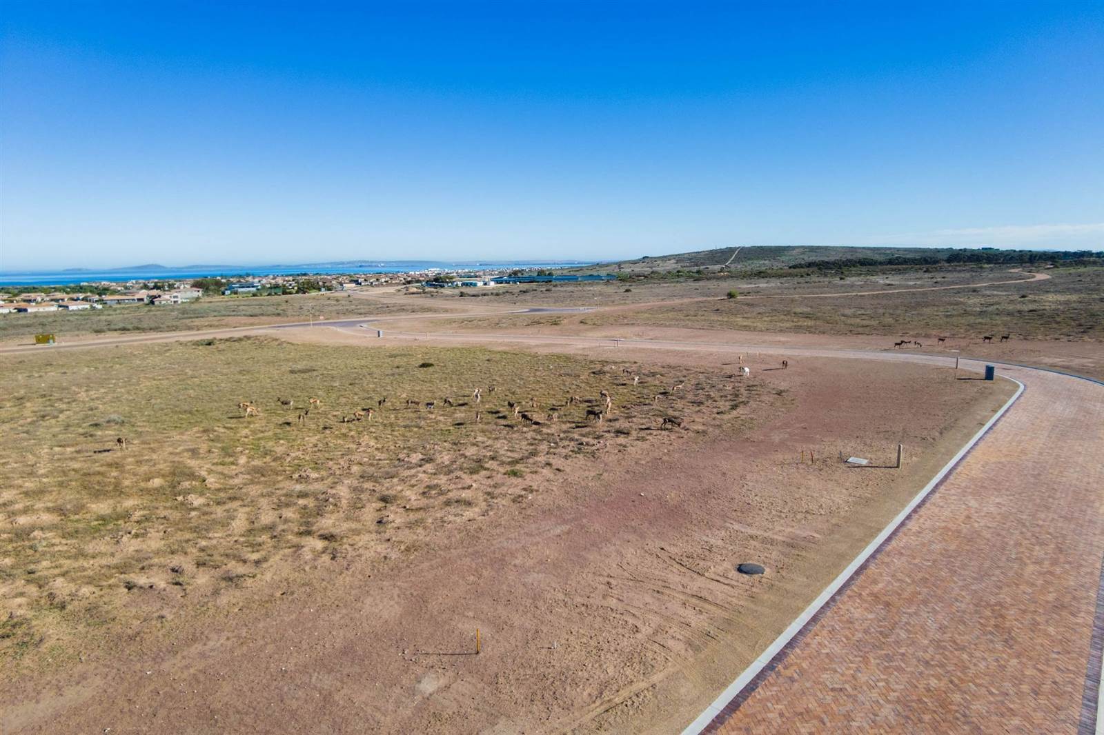 707 m² Land available in Langebaan Country Estate photo number 8