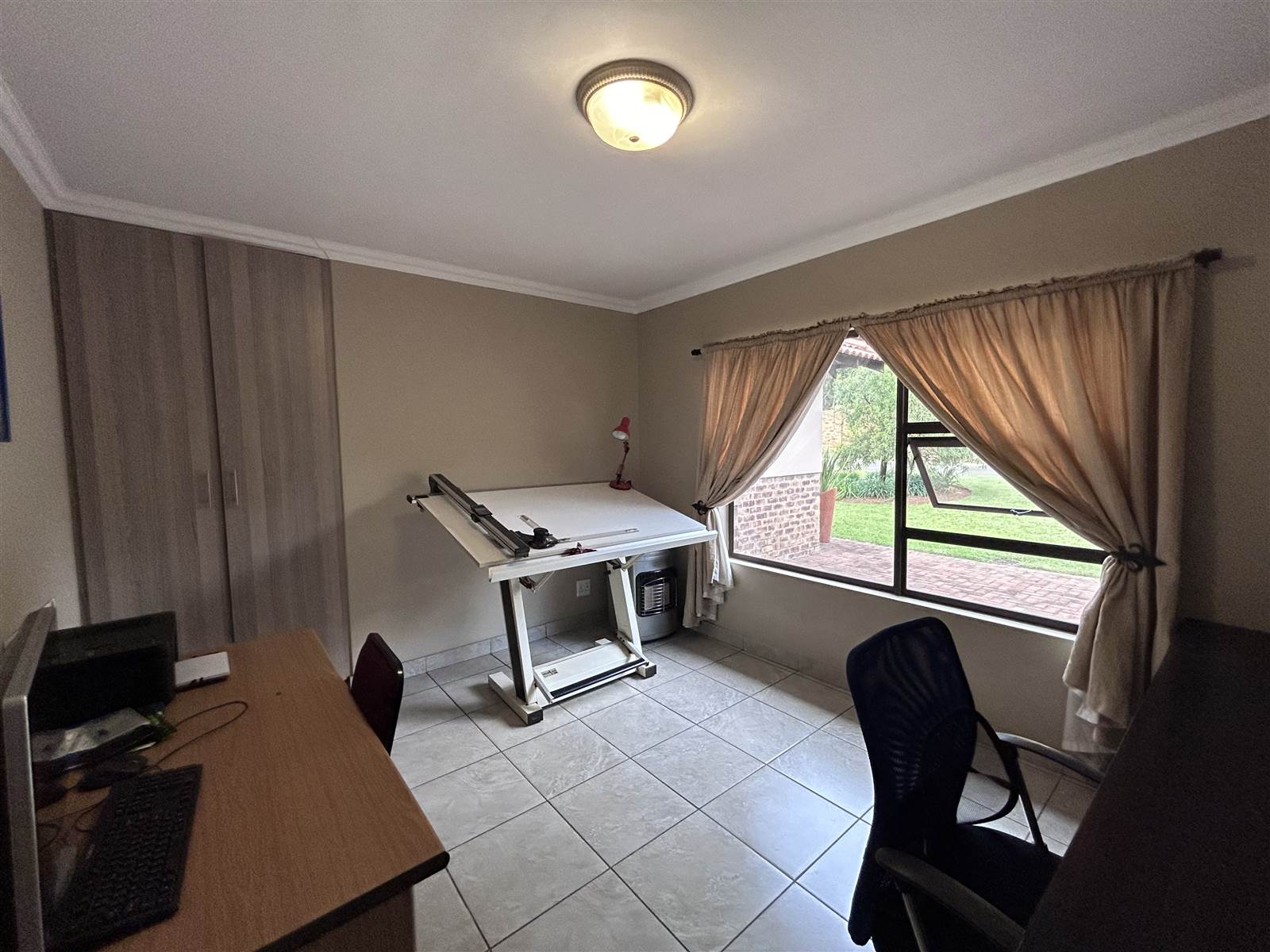 4 Bed House in Ebotse Estate photo number 18
