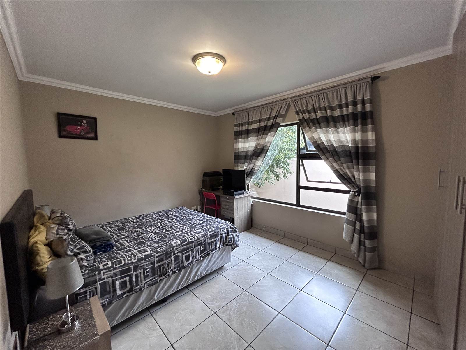 4 Bed House in Ebotse Estate photo number 11