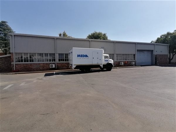 746  m² Industrial space