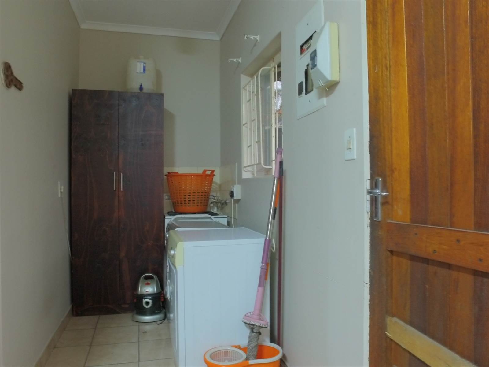 2 Bed Townhouse in Protea Park photo number 10