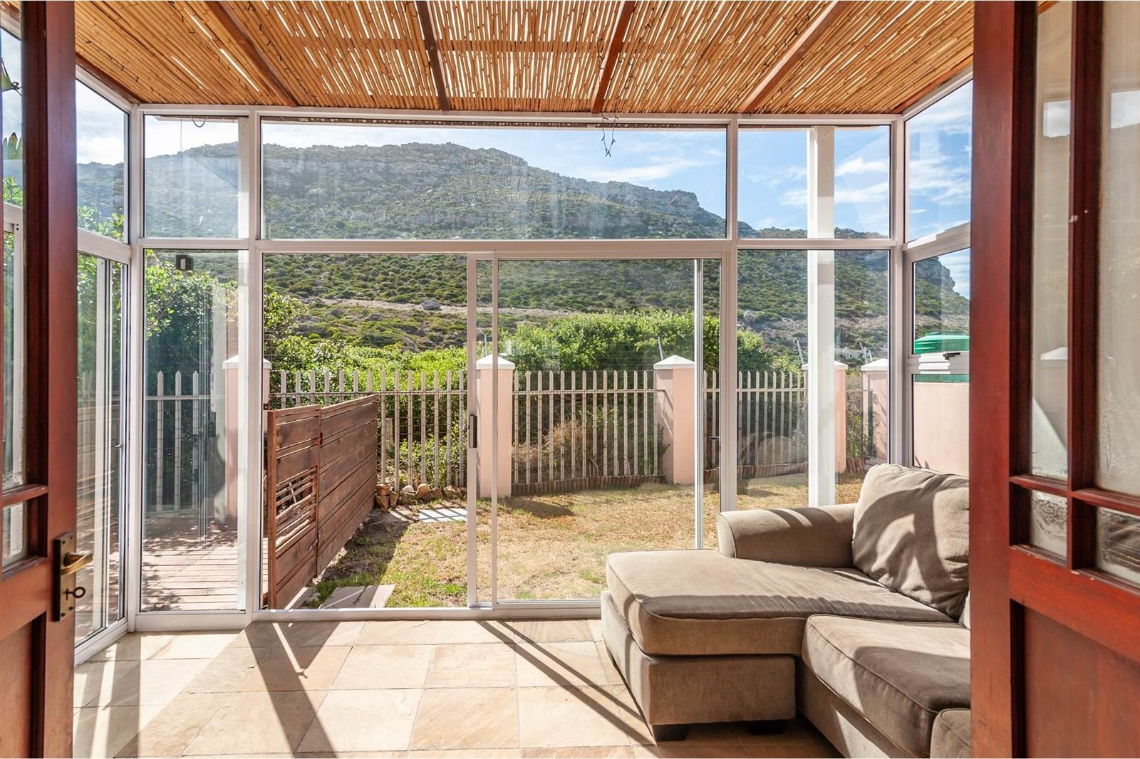 2 Bed Townhouse in Fish Hoek photo number 8