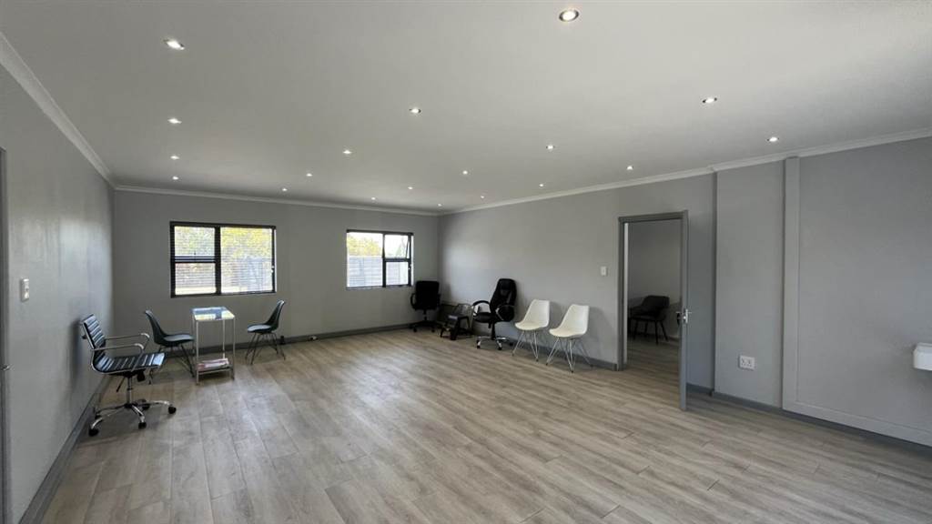42  m² Office Space in Constantia photo number 4