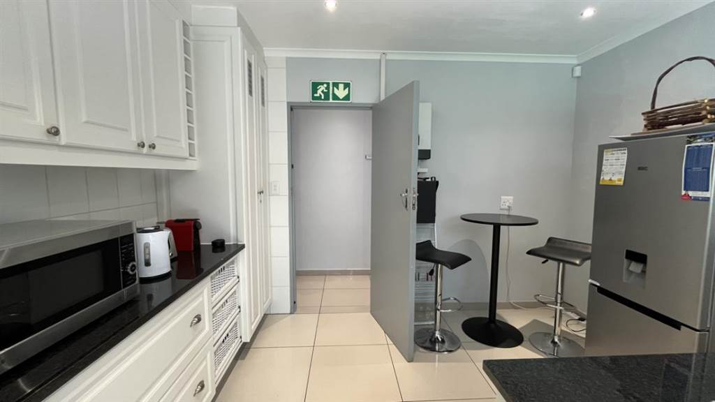 42  m² Office Space in Constantia photo number 8