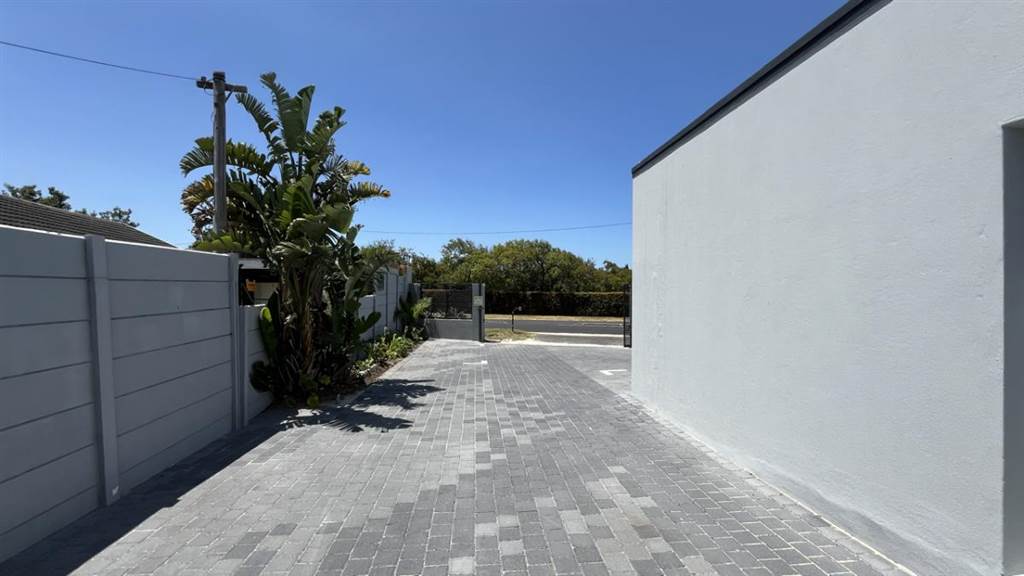 42  m² Office Space in Constantia photo number 13