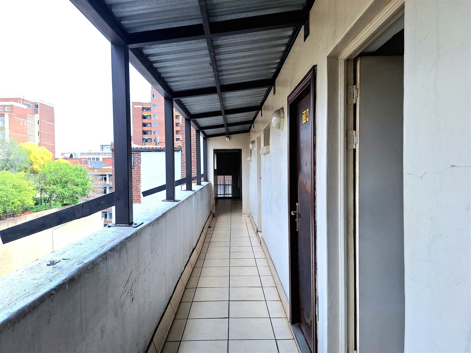 Studio Apartment in Braamfontein photo number 13