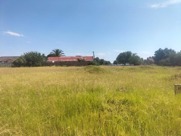 833 m² Land available in Riebeeckstad