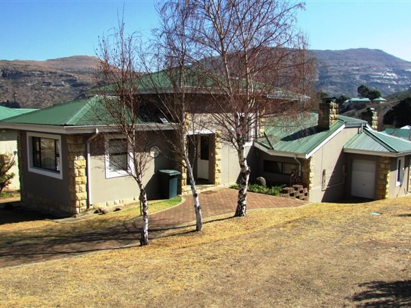 2 Bed House in Clarens Golf And Trout Estate