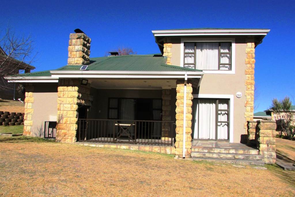 2 Bed House in Clarens Golf And Trout Estate photo number 23