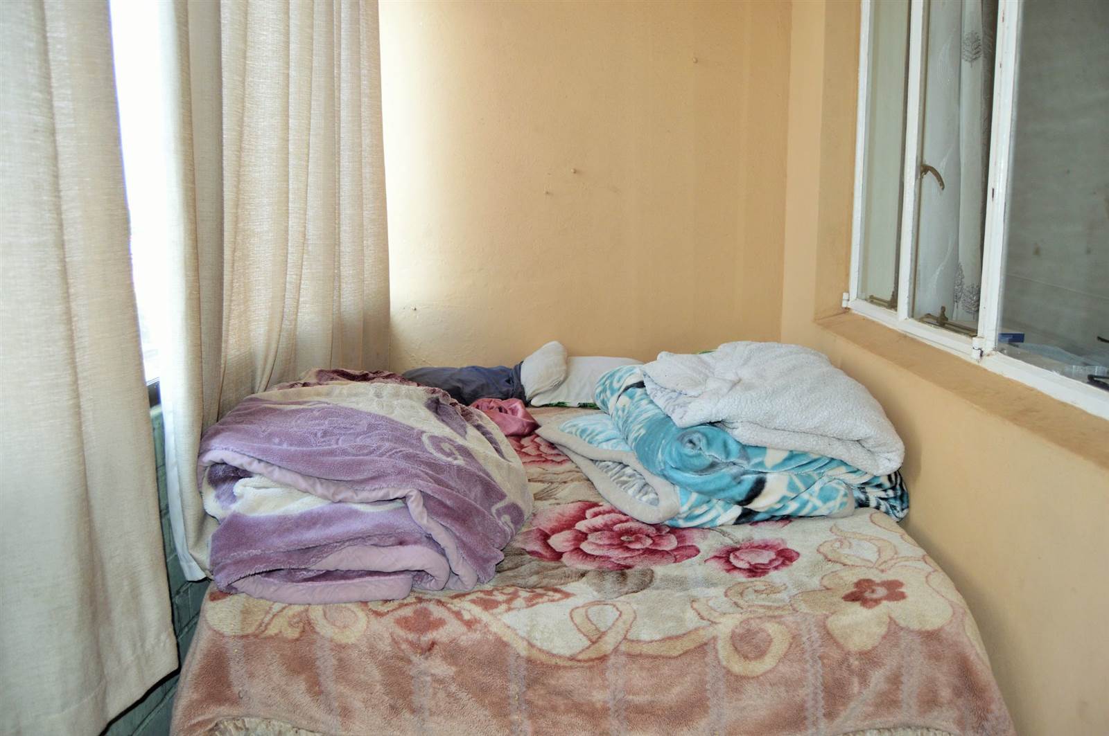 1 Bed Apartment in Yeoville photo number 12
