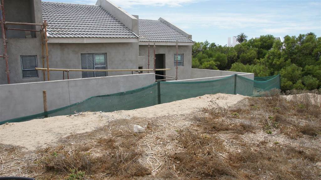 379 m² Land available in Shelley Point photo number 2