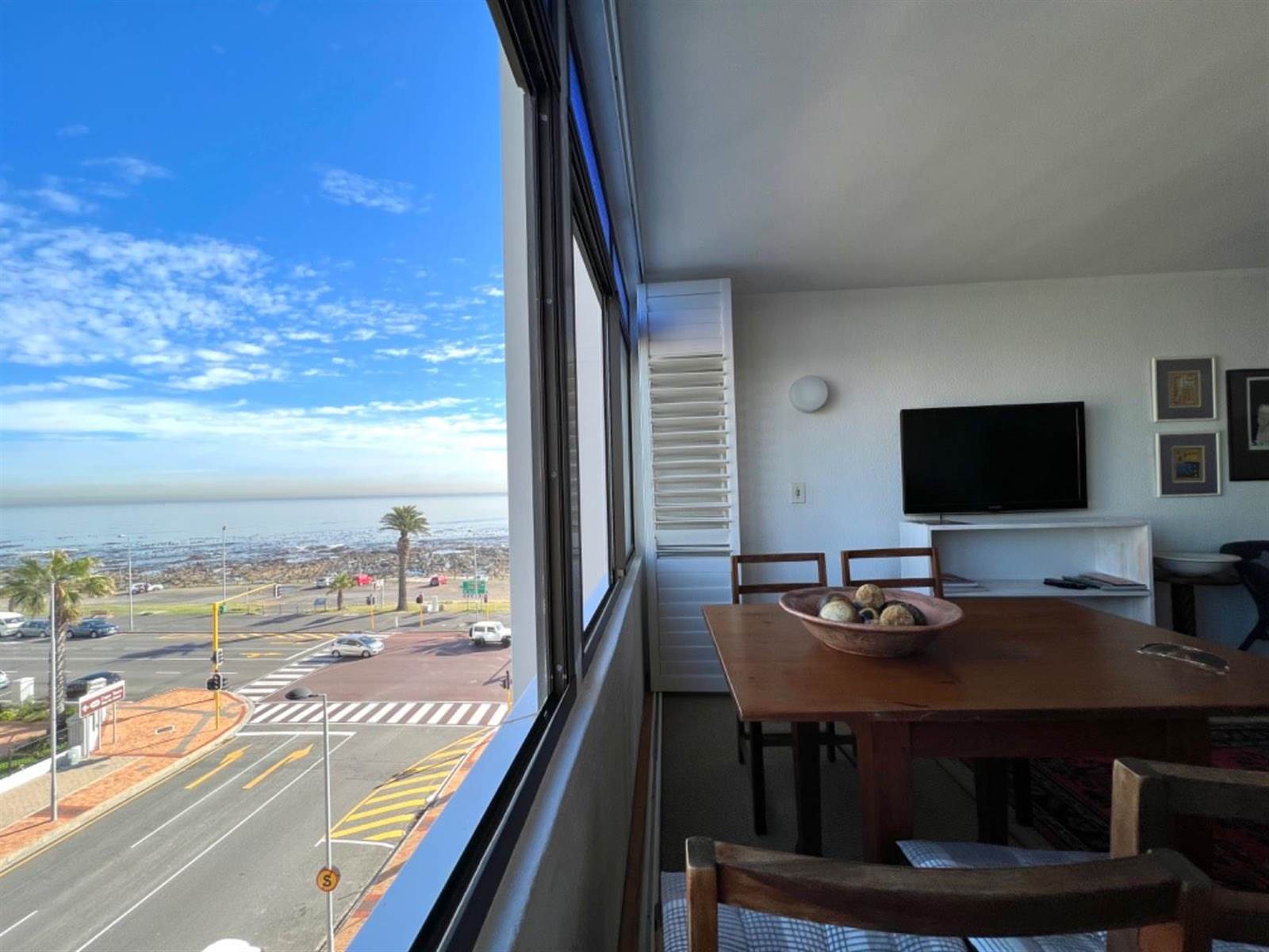 Studio Apartment in Mouille Point photo number 1