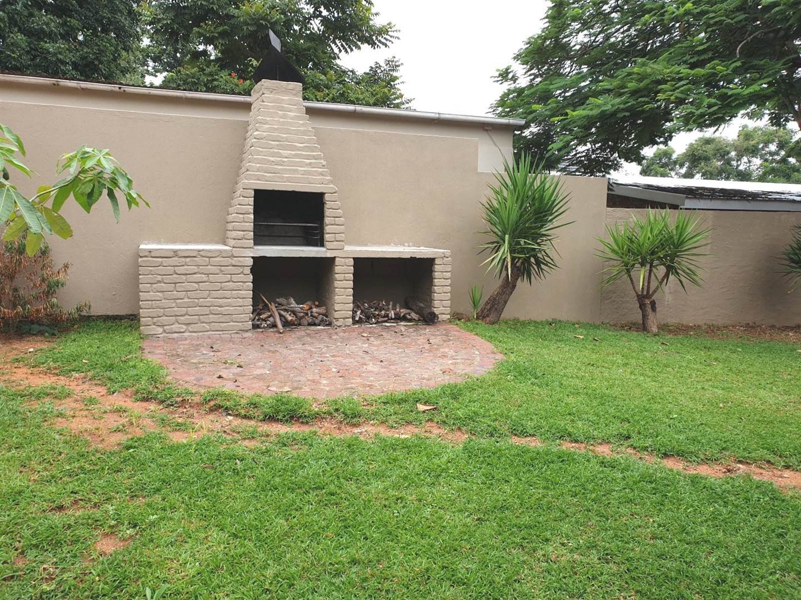 6 Bed House in Nelspruit photo number 11