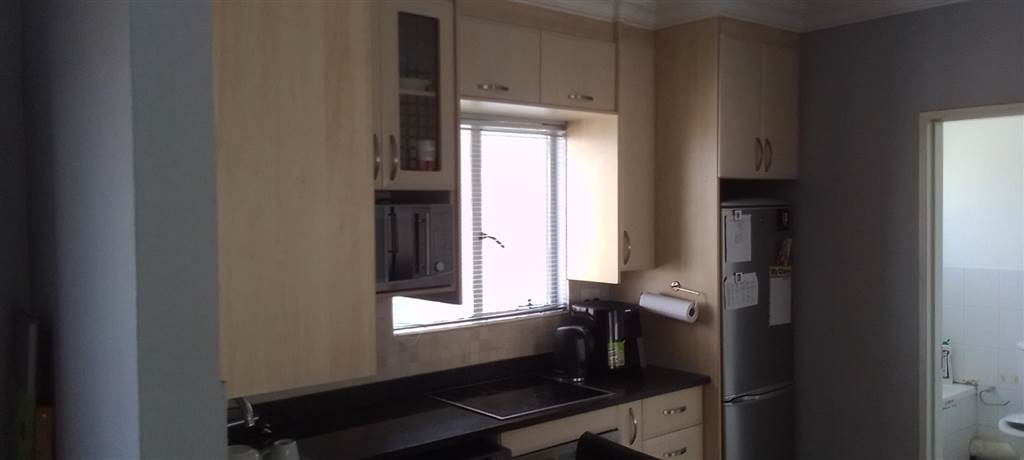 1 Bed Apartment in Bramley View photo number 16