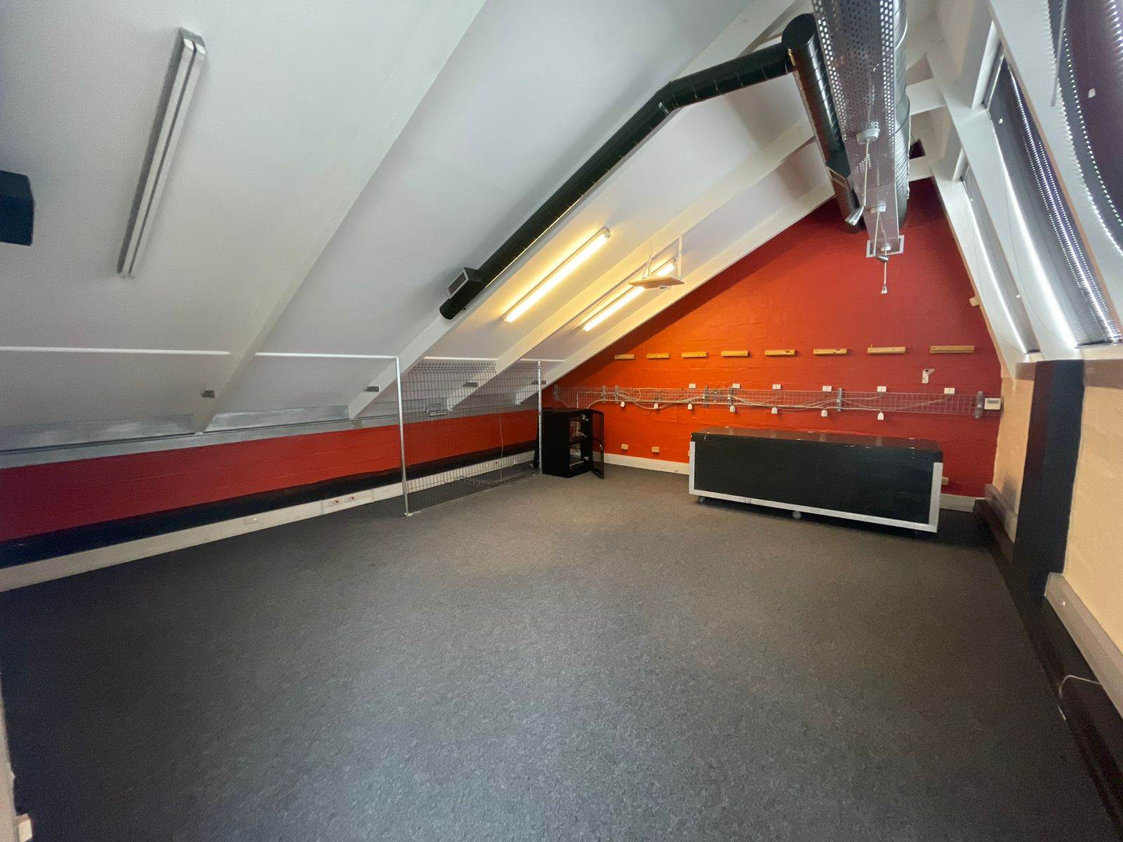 315  m² Commercial space in Observatory photo number 3