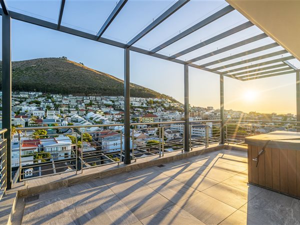 2 Bed Penthouse in Green Point