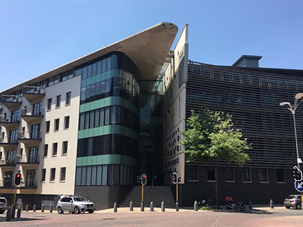 536  m² Commercial space