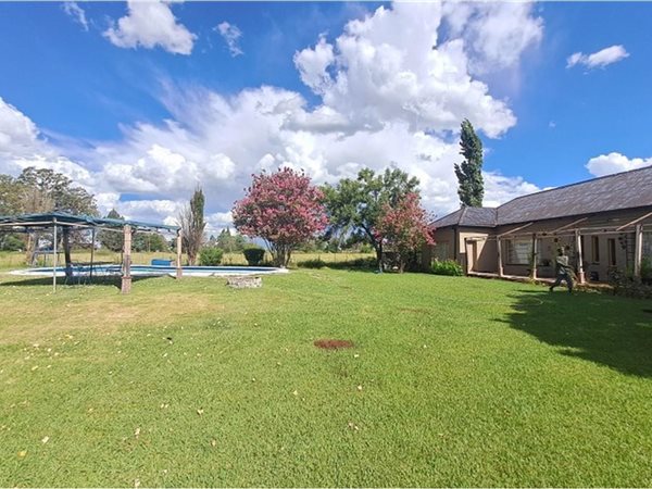 4.7 ha Smallholding in Lakeview