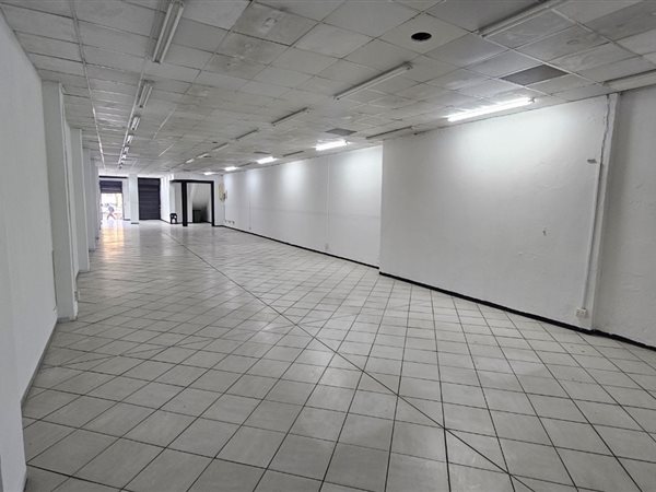 260  m² Retail Space