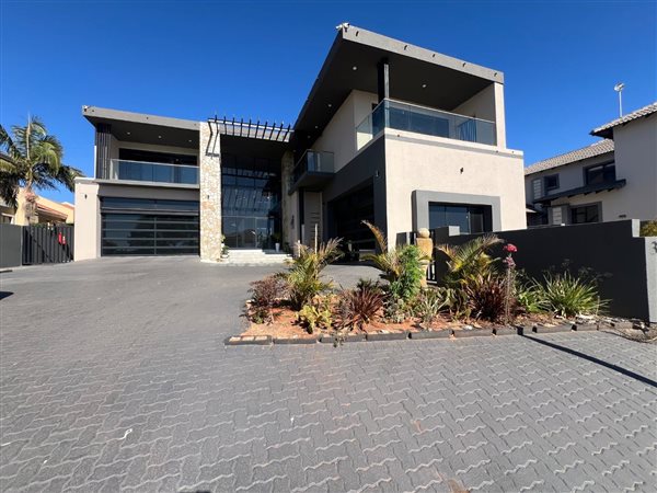 5 Bedroom House 5 Bedroom House