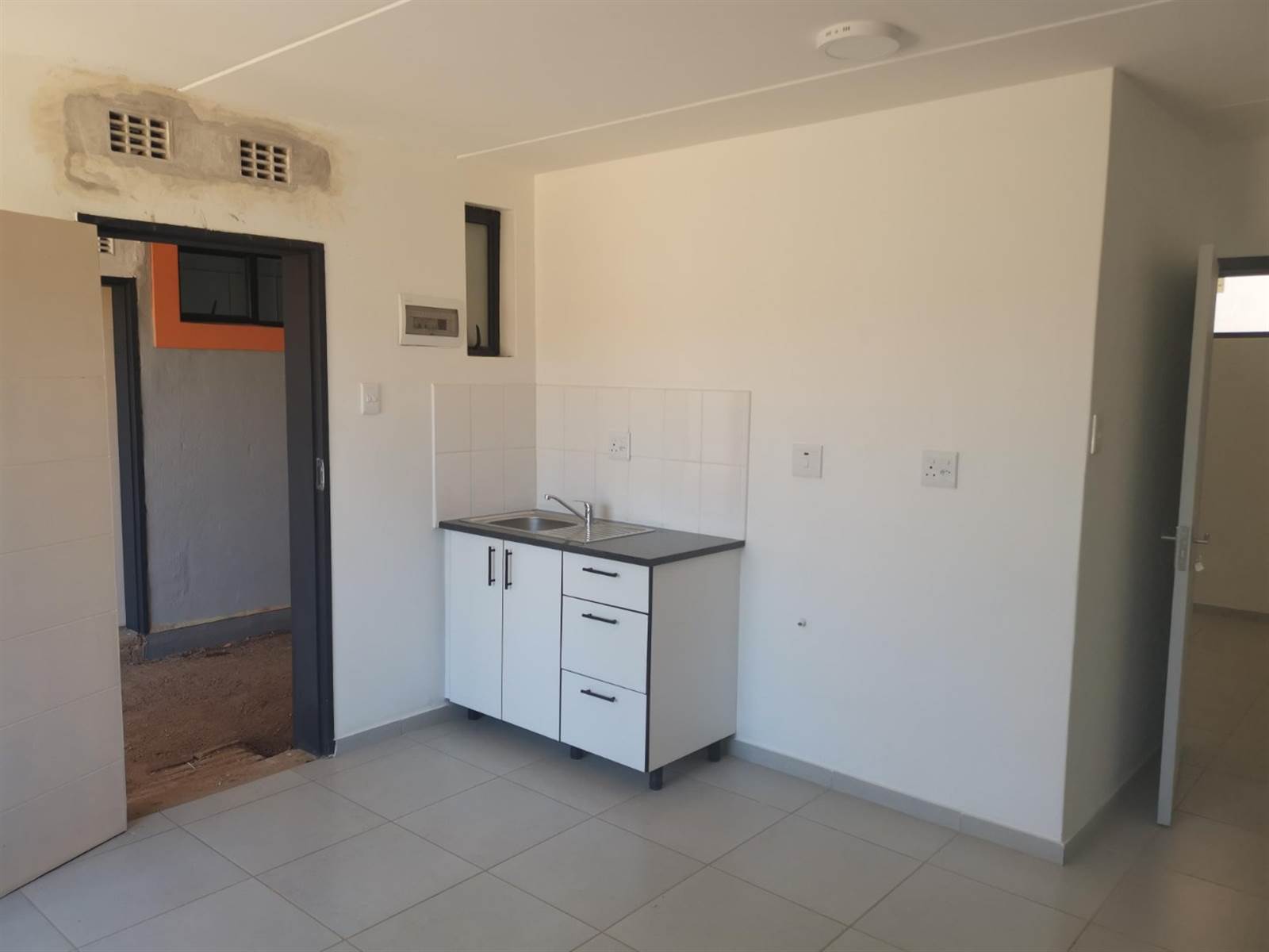 1 Bed Apartment in Protea Glen photo number 5