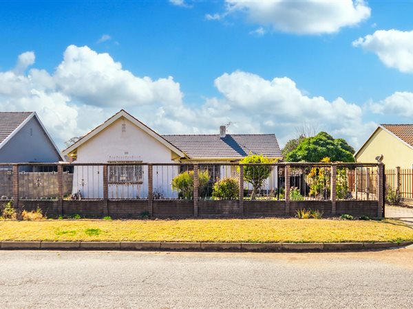 3 Bedroom House 3 Bedroom House