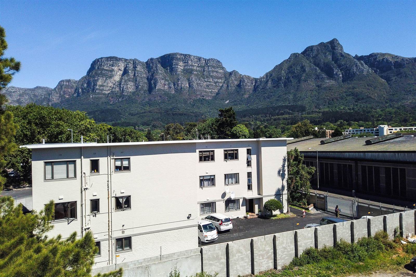 2 Bed Apartment in Newlands photo number 2