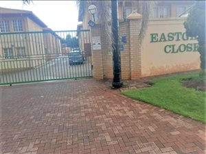 2 Bed Townhouse in Bezuidenhout Valley