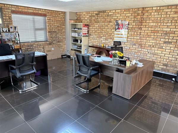 324 m² Commercial space 324 m² Commercial space