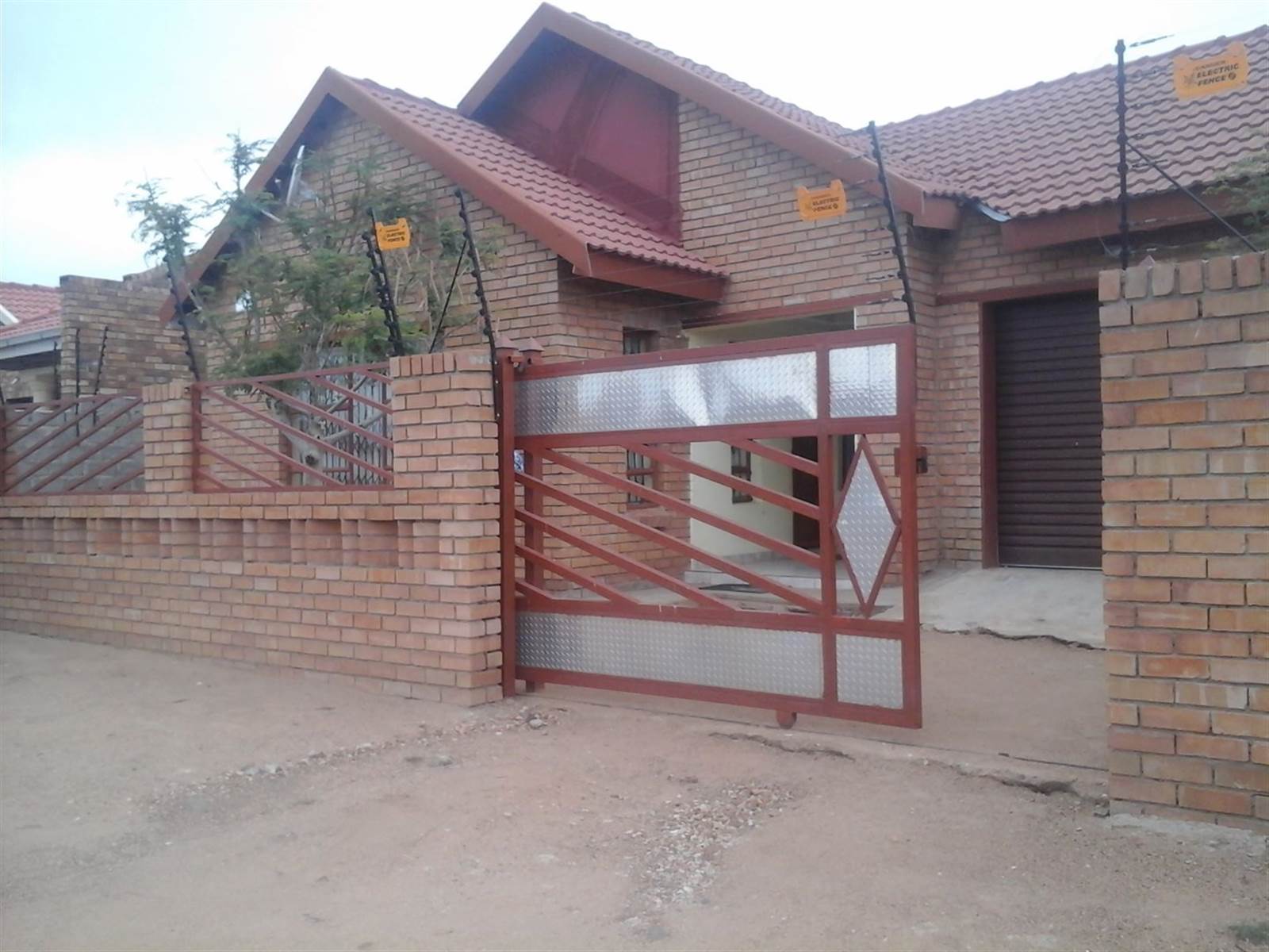 3 Bed House in Mahlasedi Park photo number 12