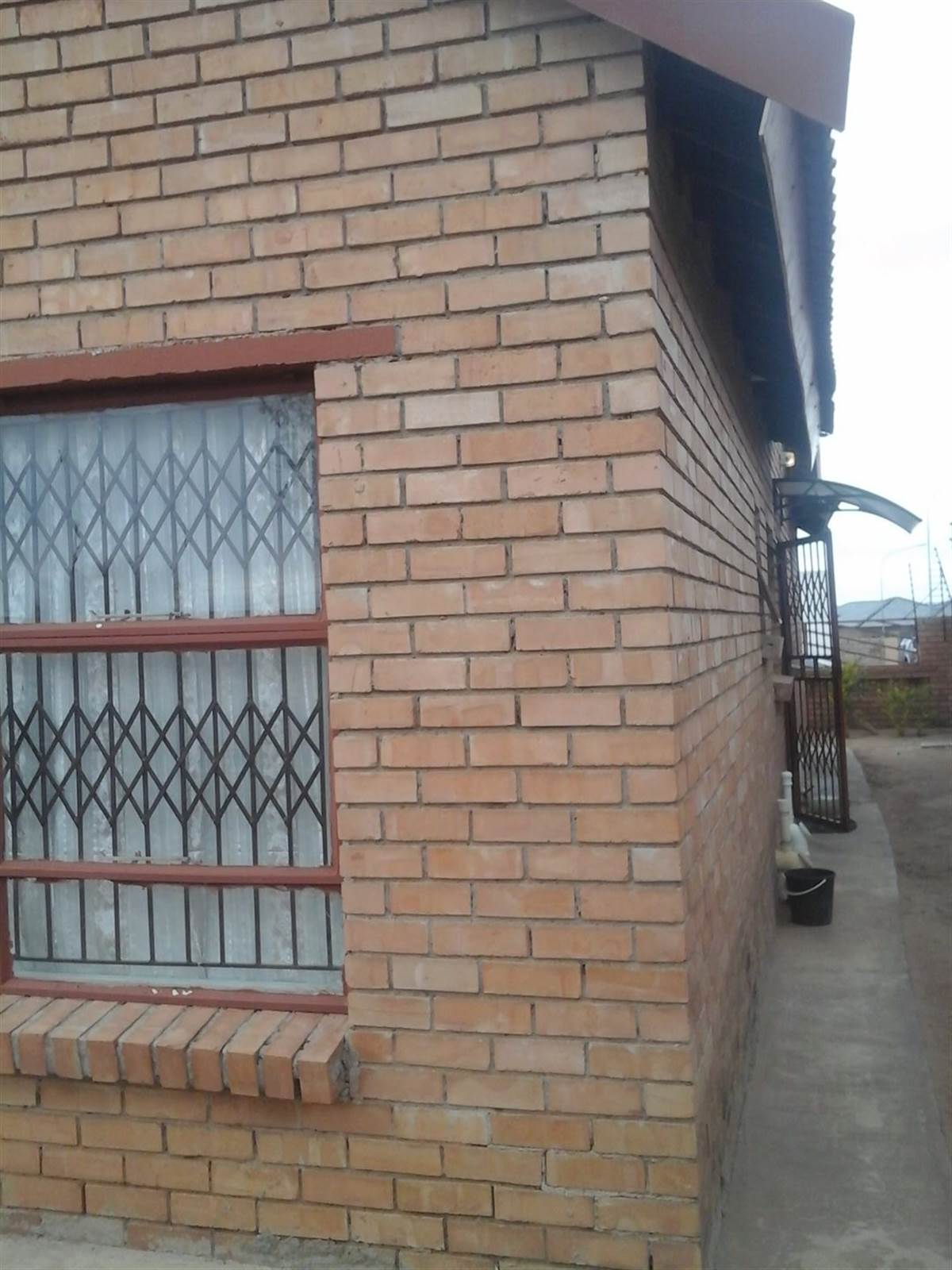 3 Bed House in Mahlasedi Park photo number 15
