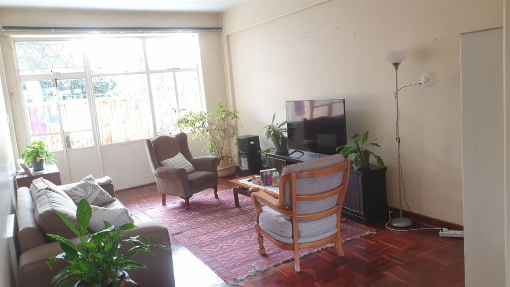 2 Bed Apartment in Illovo photo number 13