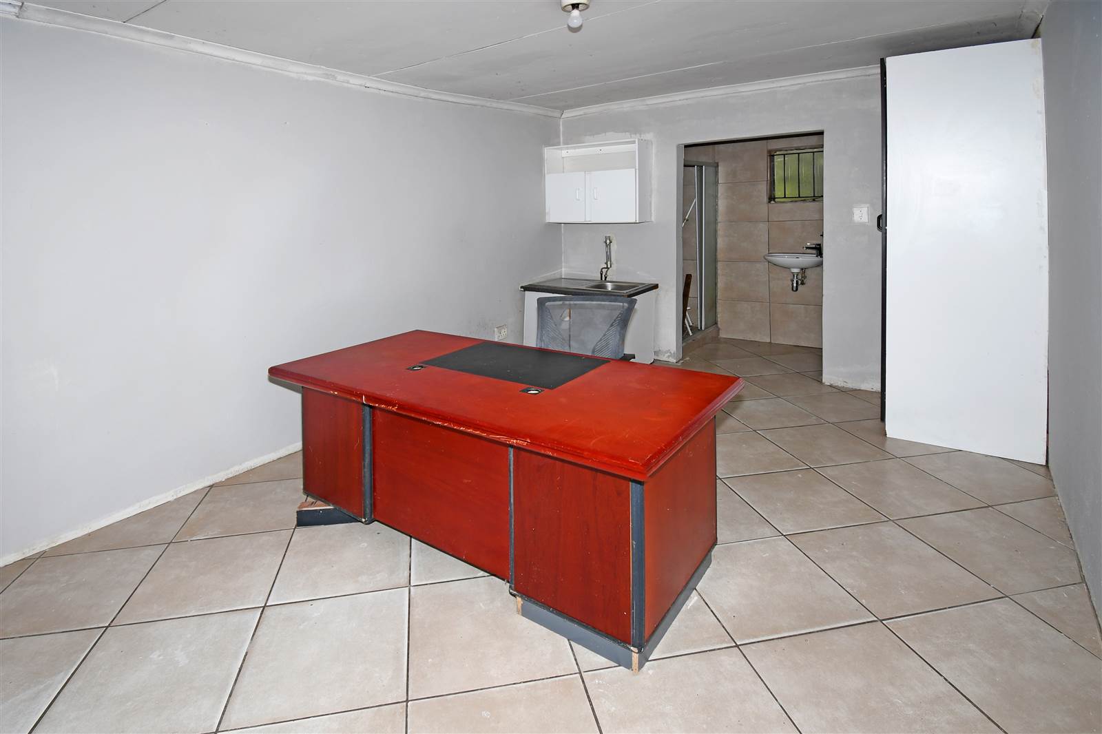 6 Bed House in Bloubosrand photo number 17