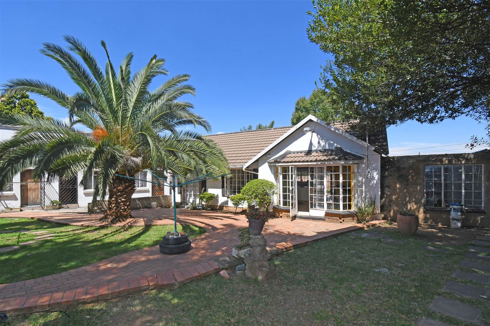 6 Bed House in Bloubosrand photo number 21