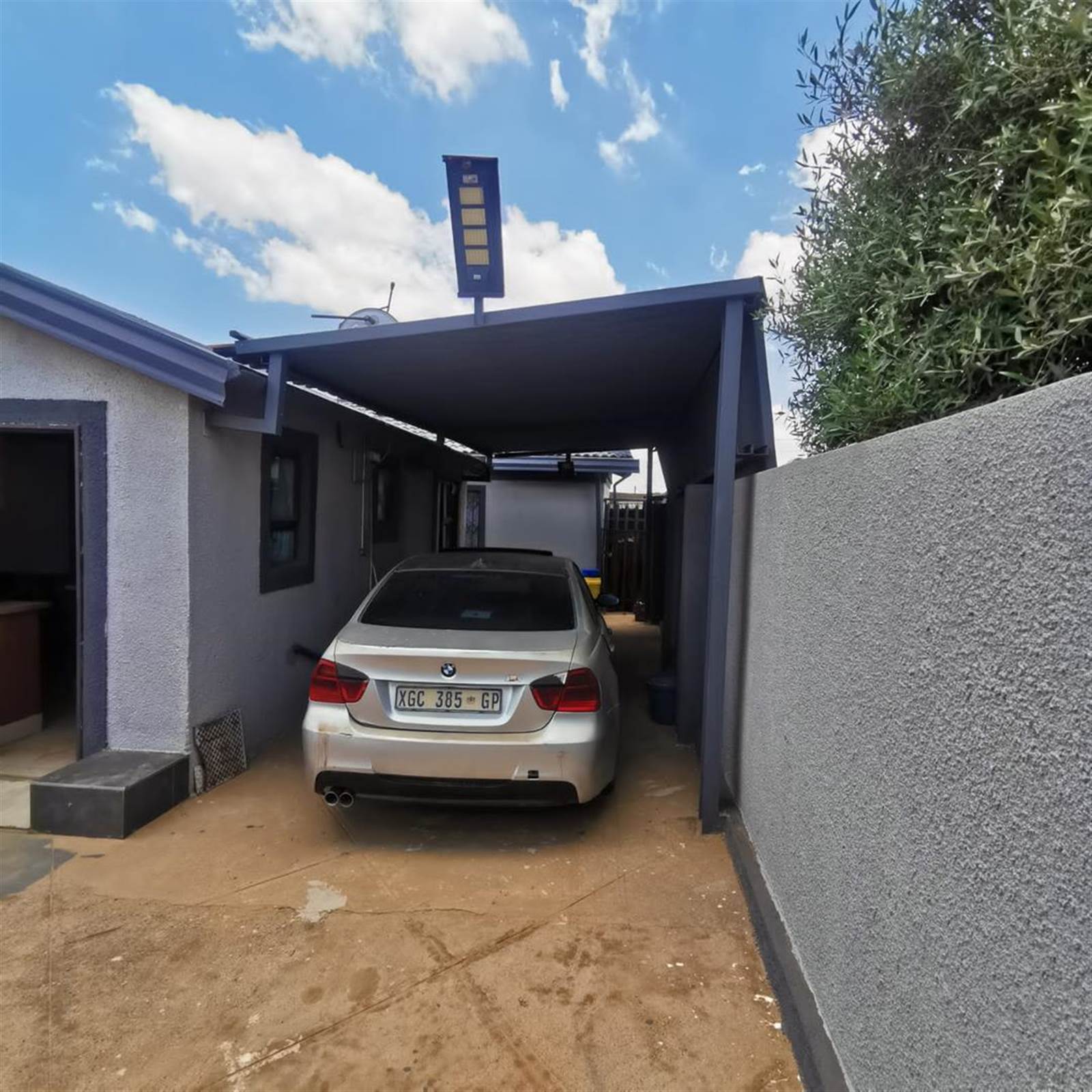 2 Bed House in Kagiso photo number 3