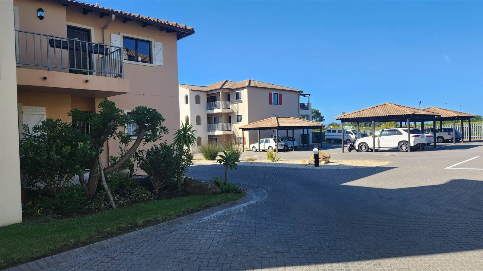 2 Bed Apartment in Plettenberg Bay photo number 10