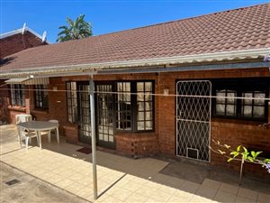 3 Bed Townhouse in Hayfields