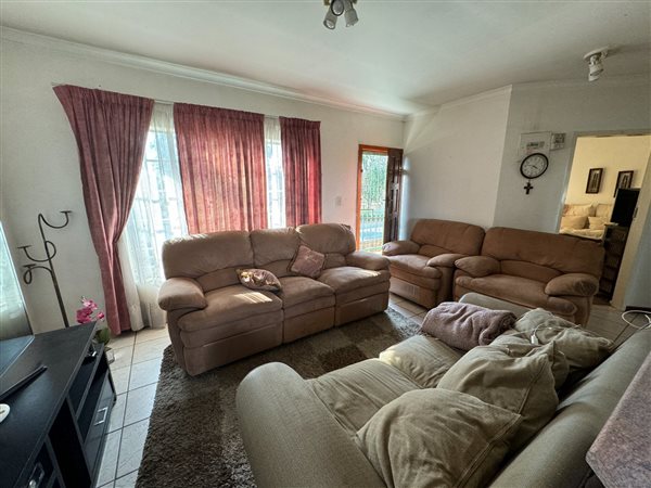 2 Bed Townhouse in Farrarmere