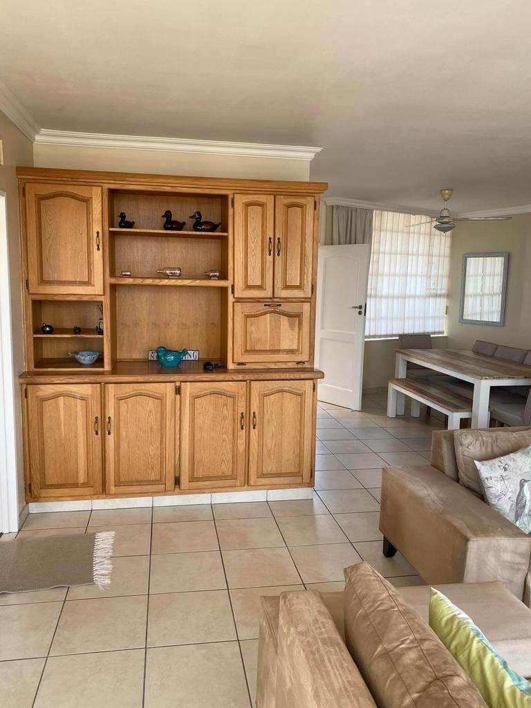 2 Bed Apartment in Umhlanga Rocks photo number 8