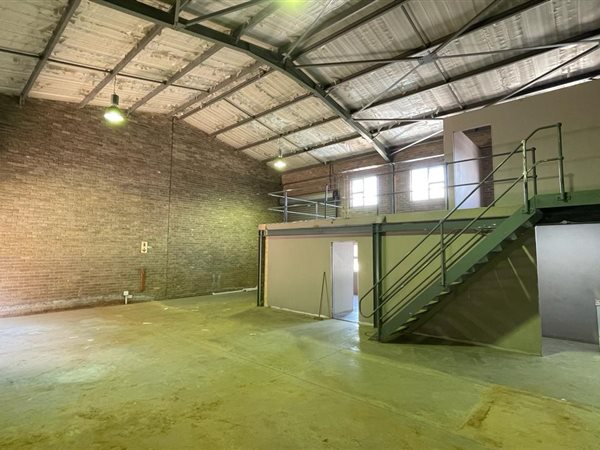 191  m² Industrial space in Alrode