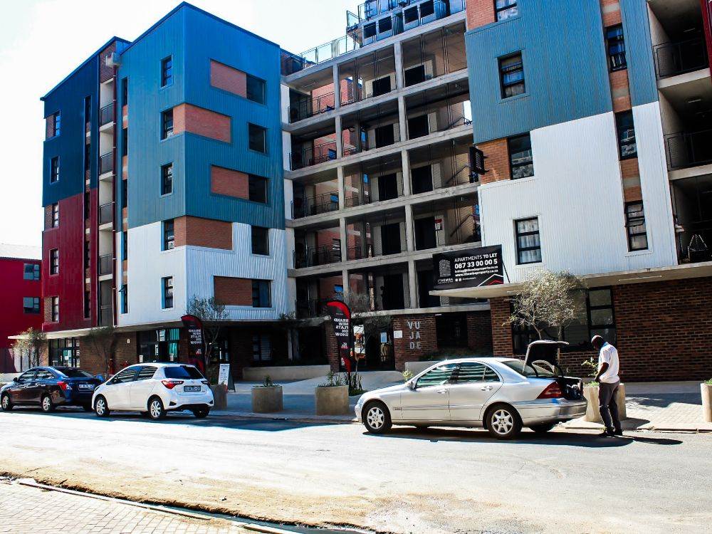 1 Bed Apartment in Johannesburg Central photo number 14
