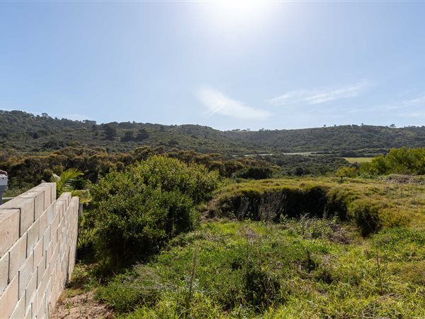 637 m² Land