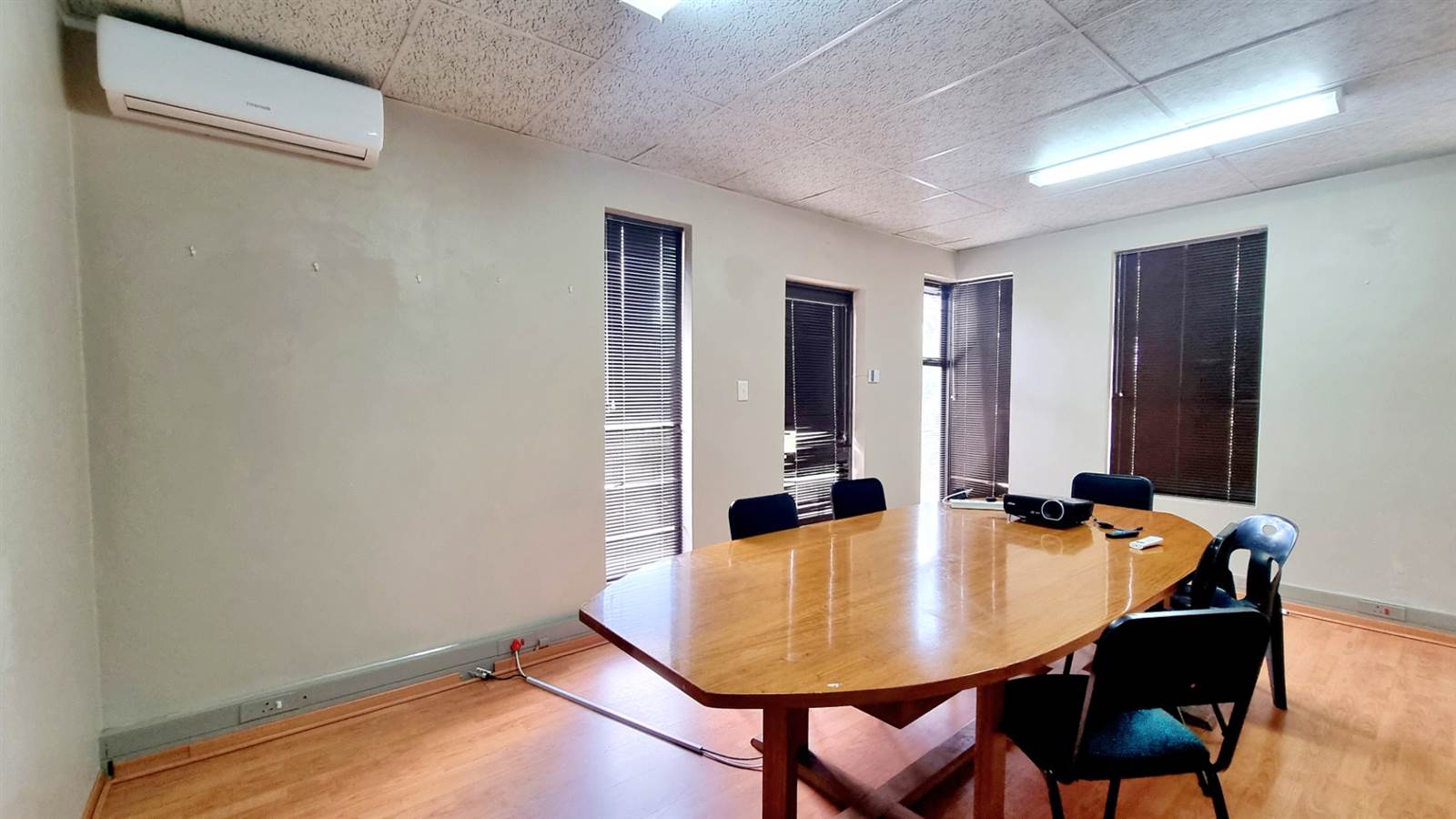 500  m² Office Space in Potchefstroom Central photo number 12